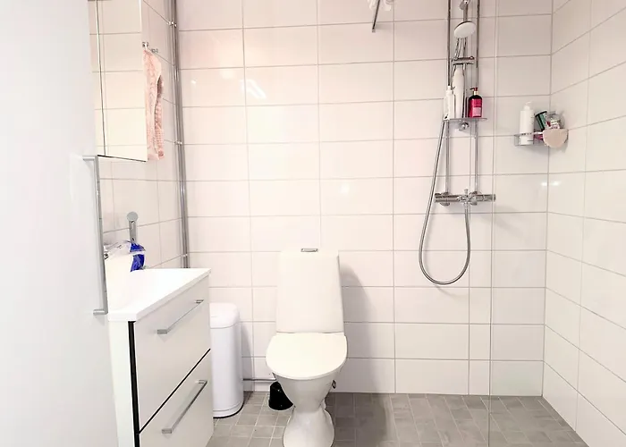 Апартаменты 16 Mins From Airport. 4 Mins Bus Kivistoe Station Вантаа